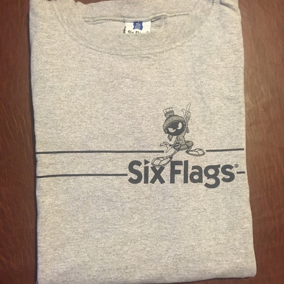 Vtg 1998 Six Flags Marvin Graphic Tee XL - Picture 1 of 7